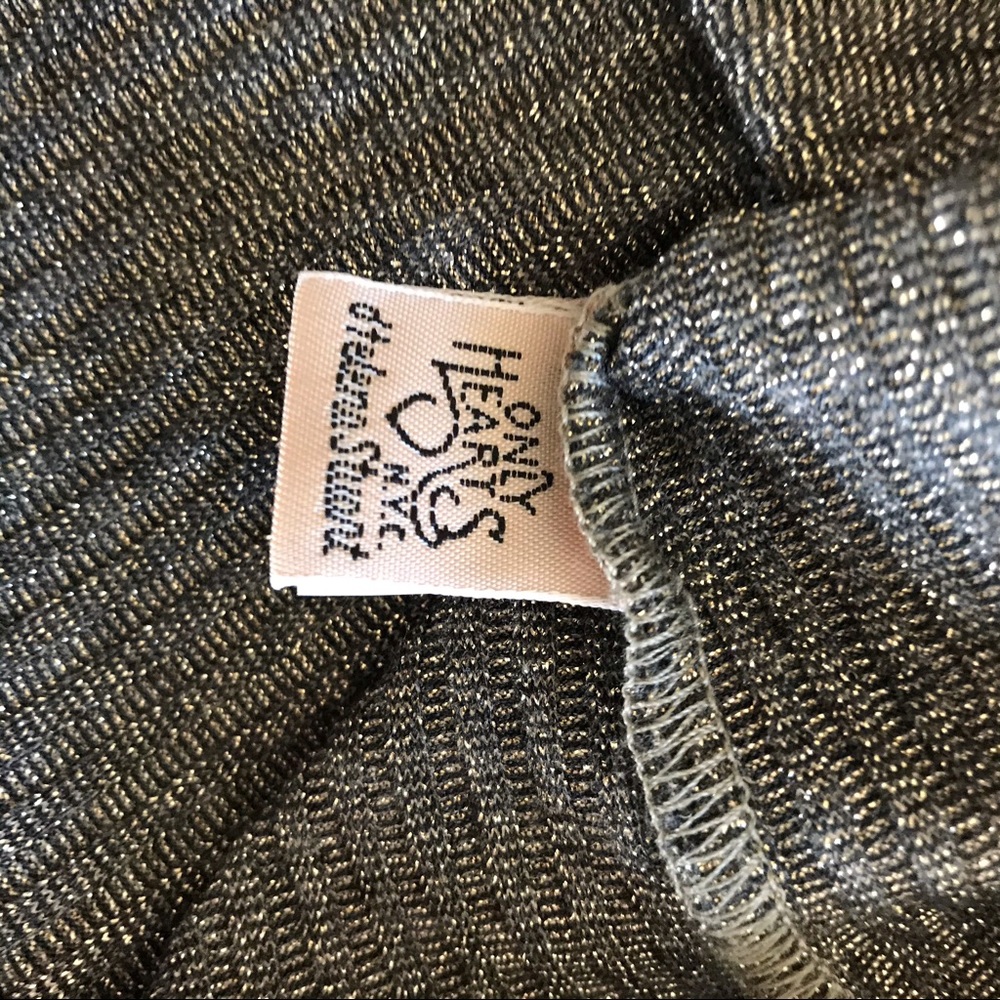 Metallic Gold Rib Keyhole Top - Picture 5 of 5